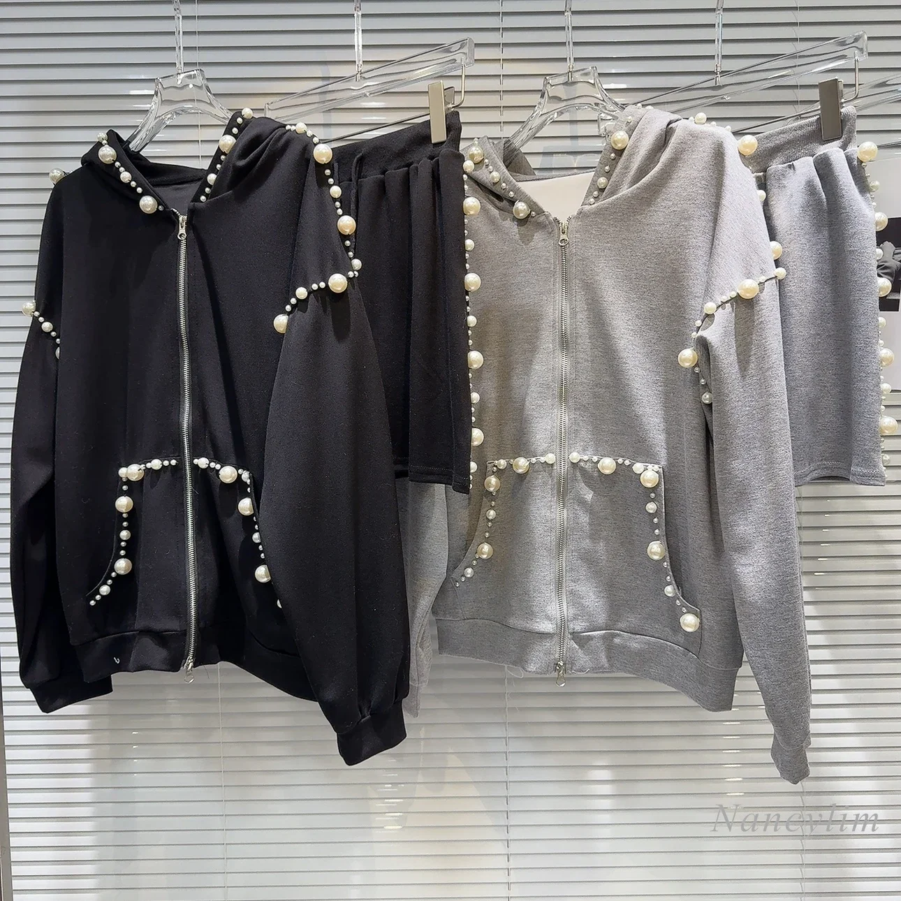 

2024 Autumn New Niche Large Pearl Beaded Edge Hooded Sweatshirt Zip Jacket + Short Skirt Two Piece Set Women's Casual Outfits