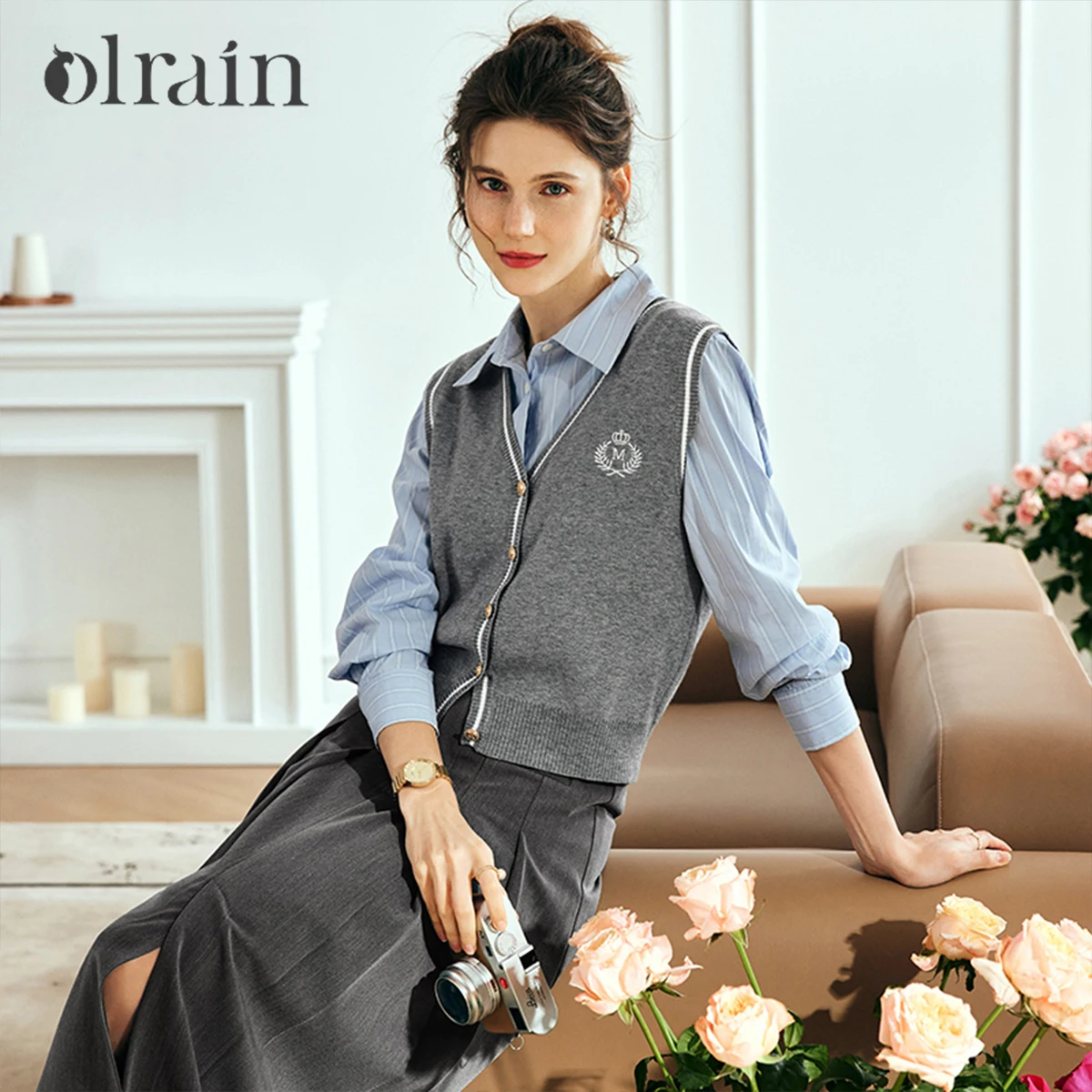 

OLrain Preppy Style Sweater Vest 2025 Autumn Knitted Spliced Embroidery V-neck Elegant Single Breasted Ladies Jumpers N56QJ80129