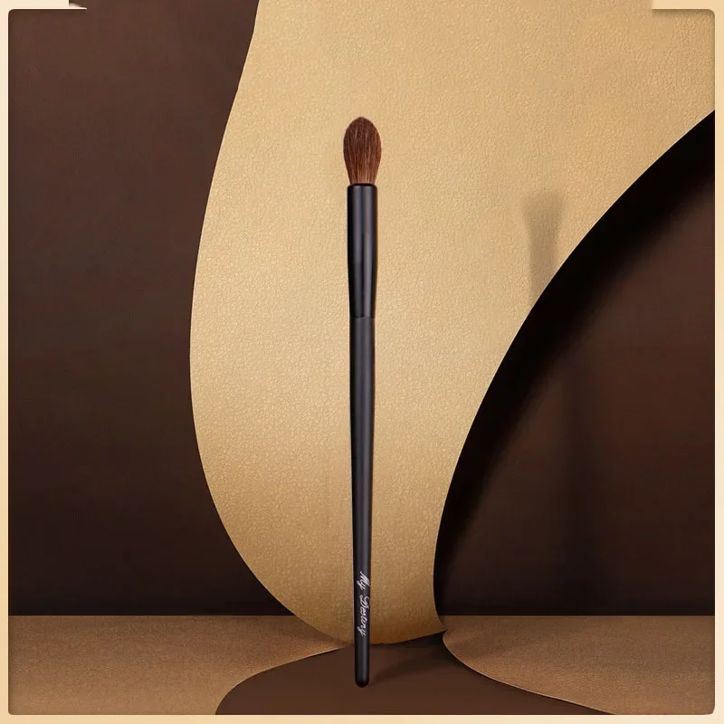 New 2021 1pcs High Quality Eye Blending Brush  Soft Squirrel Hair Medium Eyeshadow Brush Blender Make up Brush Cosmetic