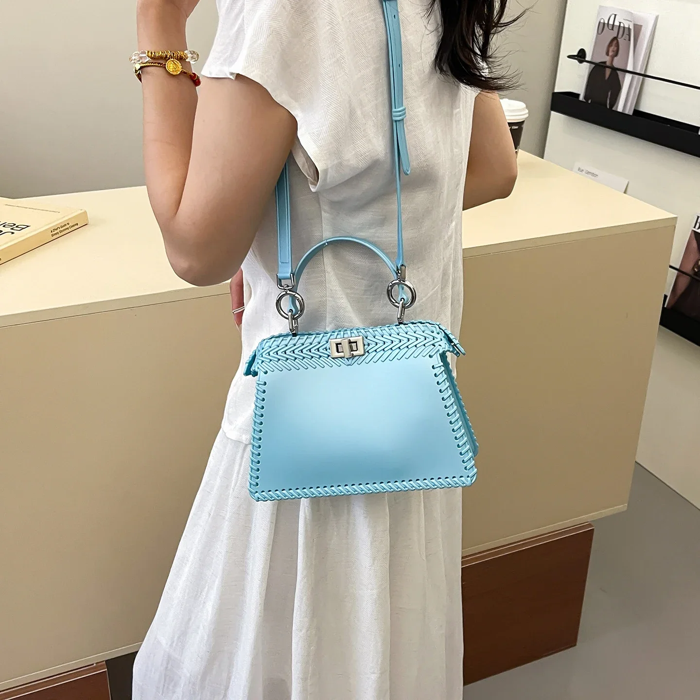 Sac à main en cuir pour femmes, à la mode et élégant, de célèbre marque de luxe de styliste, épaule classique pour le quotidien