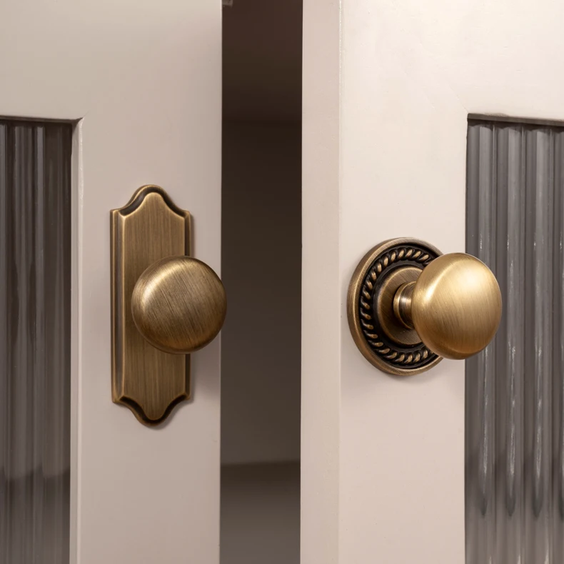Antique brass cabinet knob with backplate product image 12