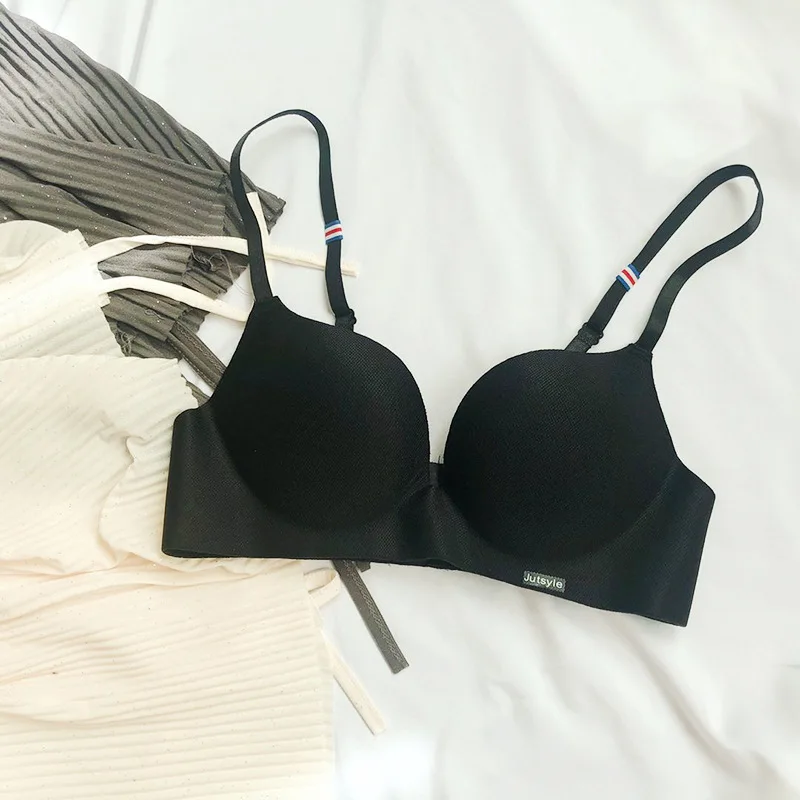 Sexy dámská push-up podprsenka bez závorky, bezešvá bezdrátová braletka s tenkými ramínky, jednodílné AB košíčky, hluboké V - náhled 3