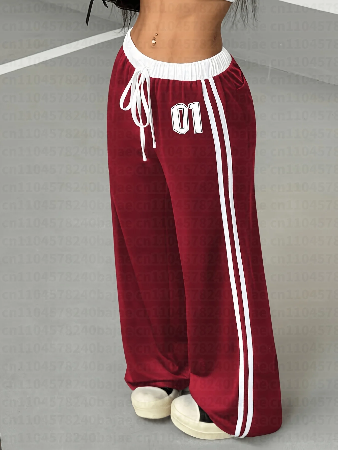 Mädchen-Trainingshose mit weitem Bein, Modell 01, mit seitlichem Streifen-Print und elastischem Kordelzug in der Taille, lässige sportliche Kinderhose – Detail 4