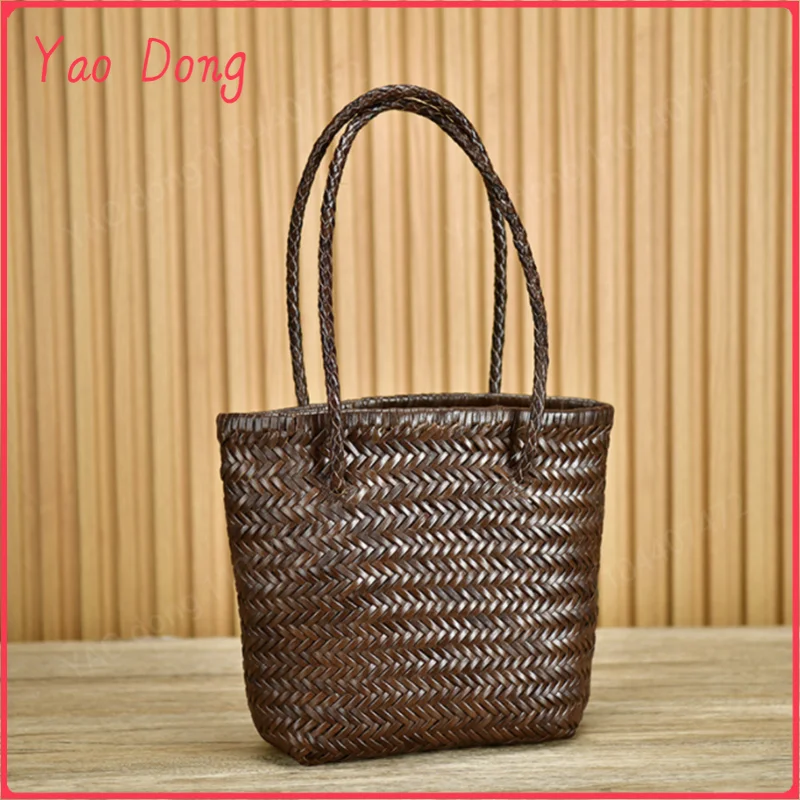 Yao Dong 2024 Primavera y novedad de verano, bolso trenzado de piel de vaca con capa de cabeza, cesta de verduras de cuero francés, bolso de hombro retro para mujer ca