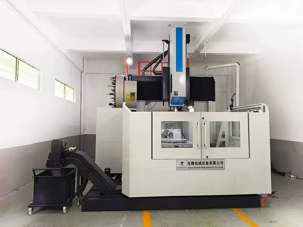 2017 Uniontech CNC معالجة المعادن العمودية عالية السرعة Hine Center Bt50 طحن PLC جسرية ثابتة يتم التحكم فيها