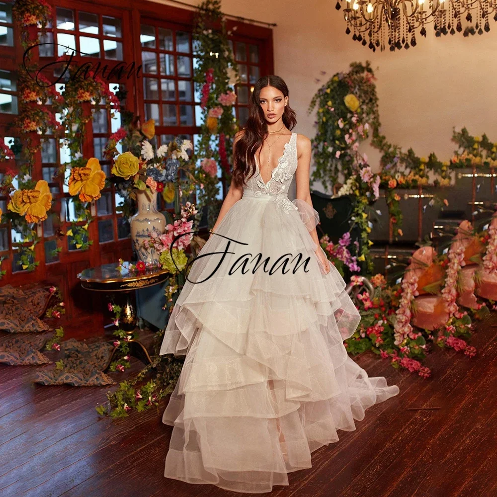 

Deep V-Neck Backless Wedding Dress Spaghetti Straps Tiered Tulle 3D Flowers A-Line Bridal Gown robe de soirée mariage