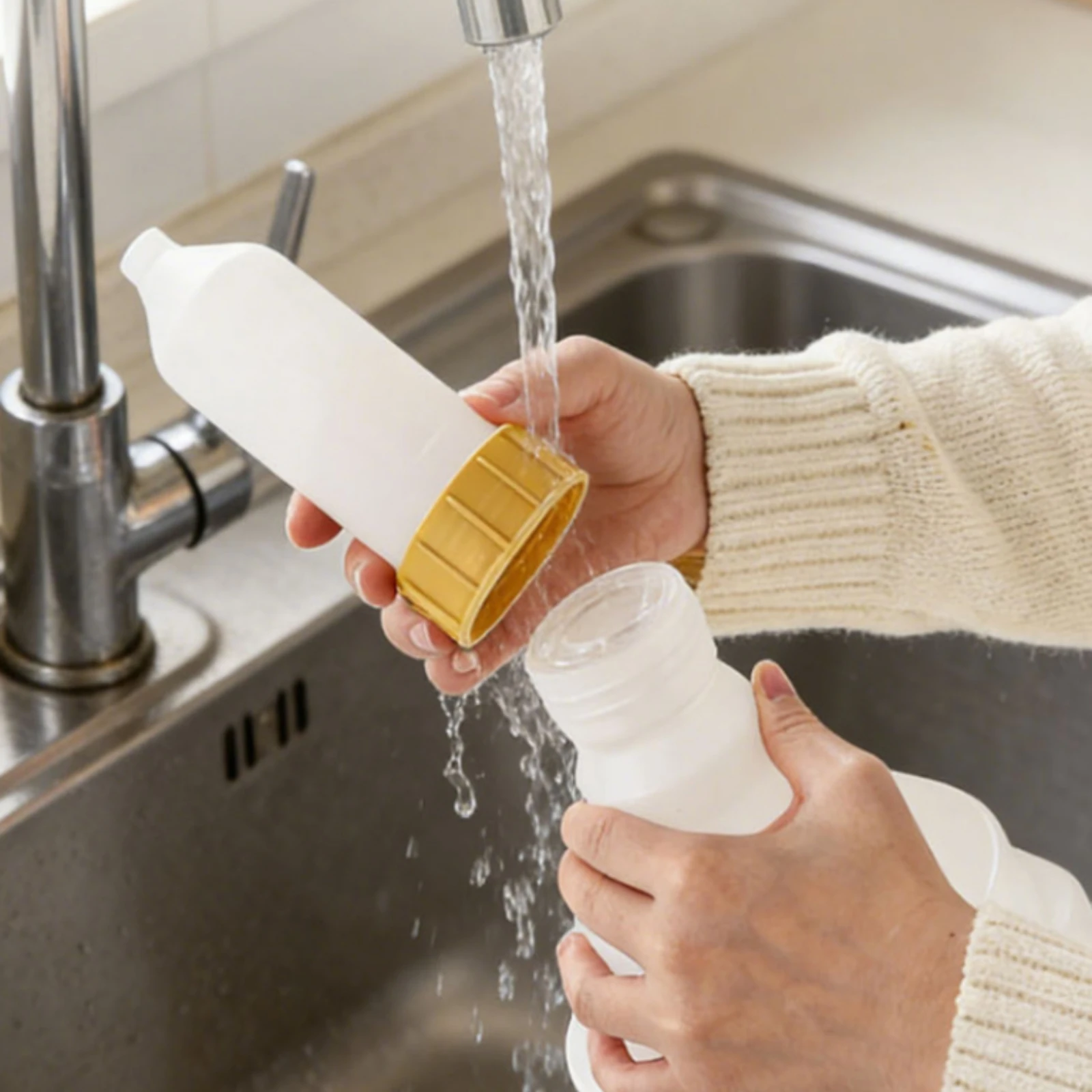Hanging Sauce Bottle Conical Body Dressings Dispenser Long Spout Dispenser Screw Cap Kitchen Container Easy to Clean view 3