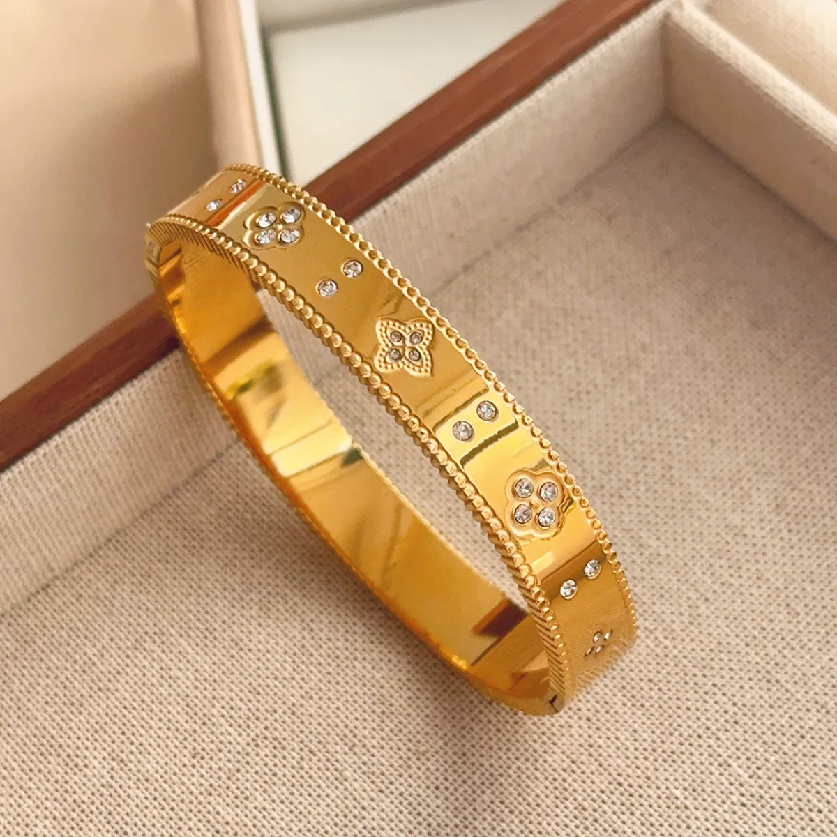 Luxury Titanium Steel Cuff Full CZ & Mother of Pearl Sparkling Hypoallergenic Fade-Proof Bangle Women's Elegant Jewelry Gift