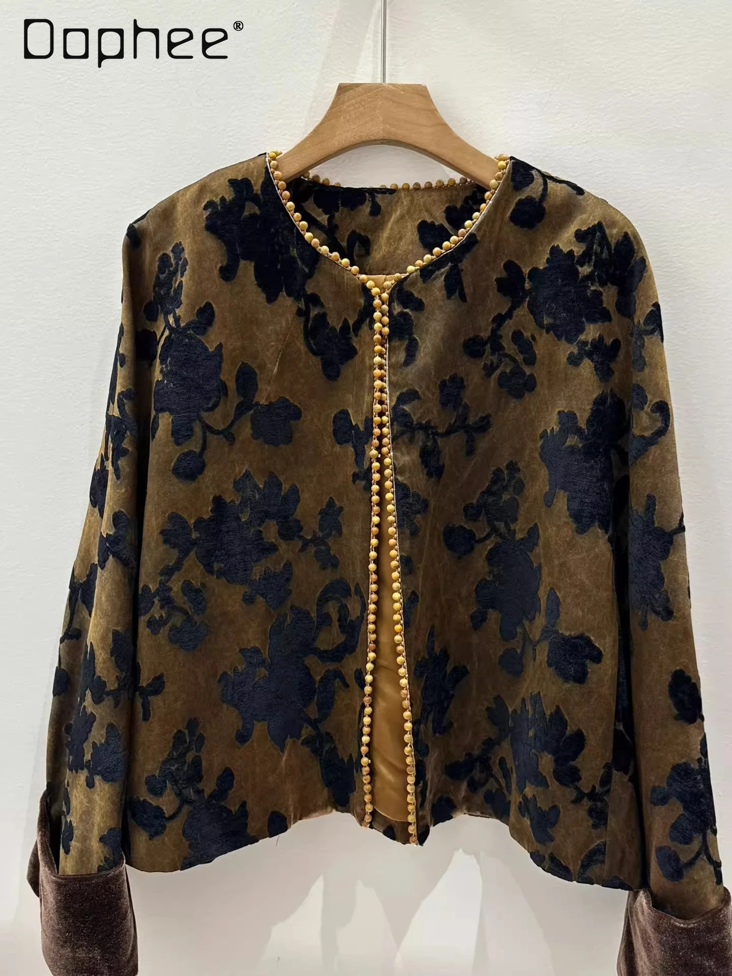 

High-End Vintage Velvet Floral Jacquard Short Jackets for Women 2025 Autumn New Commuter Style Loose Versatile Slim Jacket Top