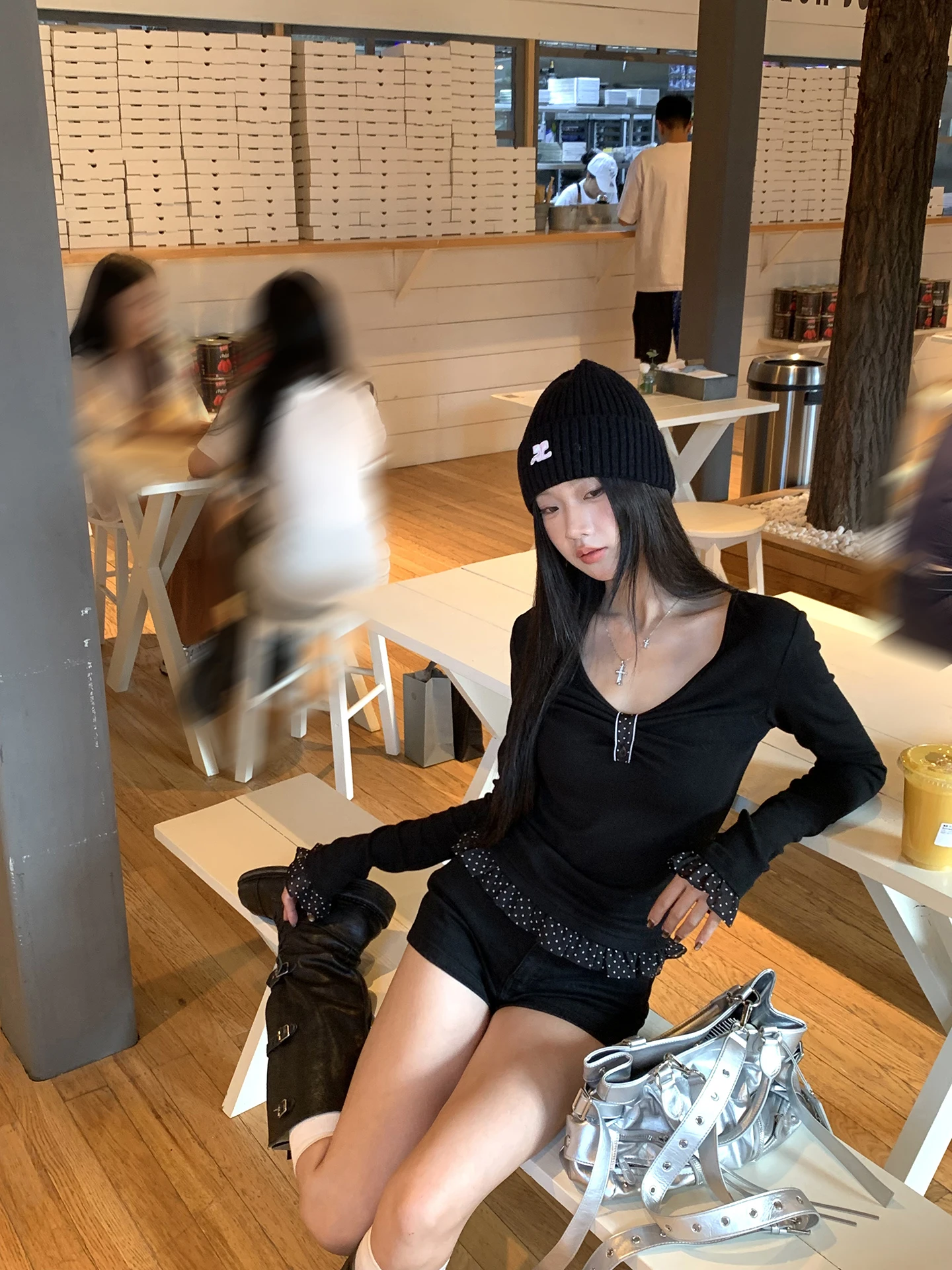 Red Celebri Long Sve Base irt Nuova maglietta da donna di inizio autunno Bla Sensation di fascia alta mangia Design Top Ladies Faion