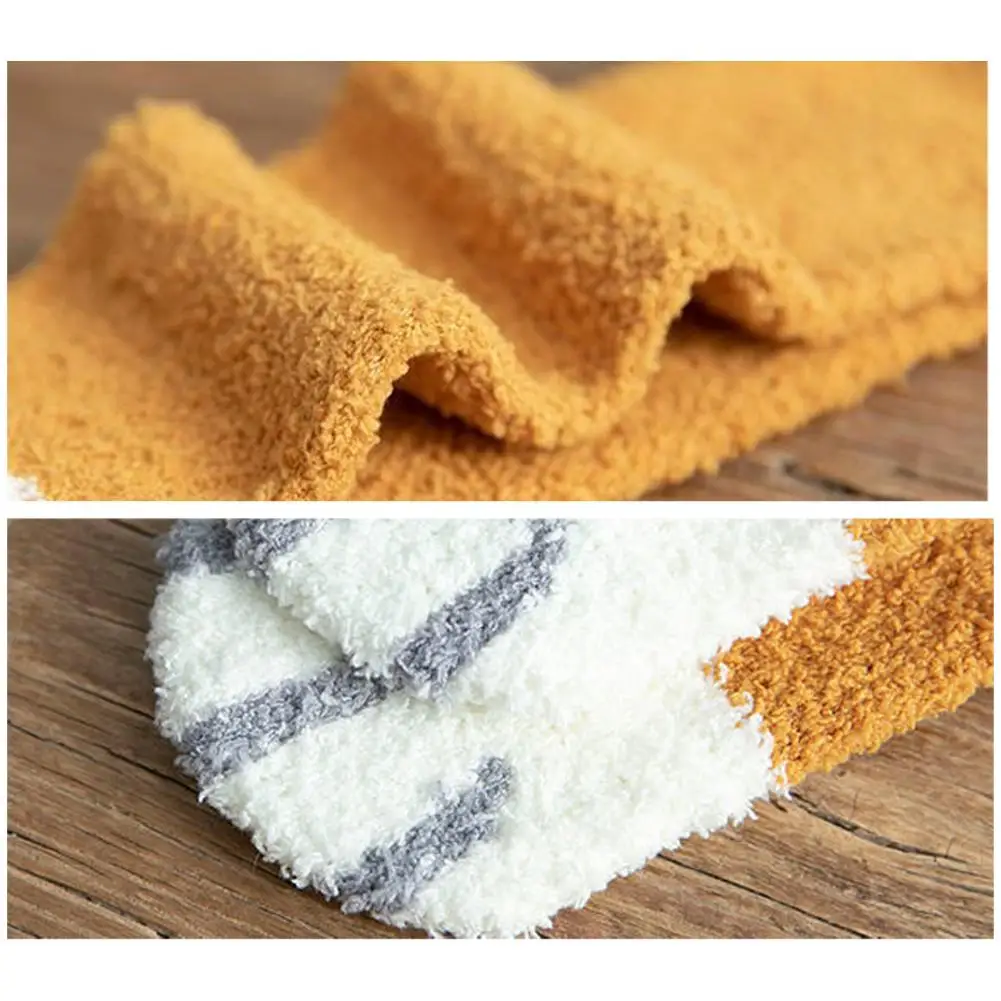 NUOVI calzini bianchi del fumetto di Kawaii per le donne carino 3d cane gatto zampa modello femminile in pile caldo calzini divertenti pavimento di casa dormire