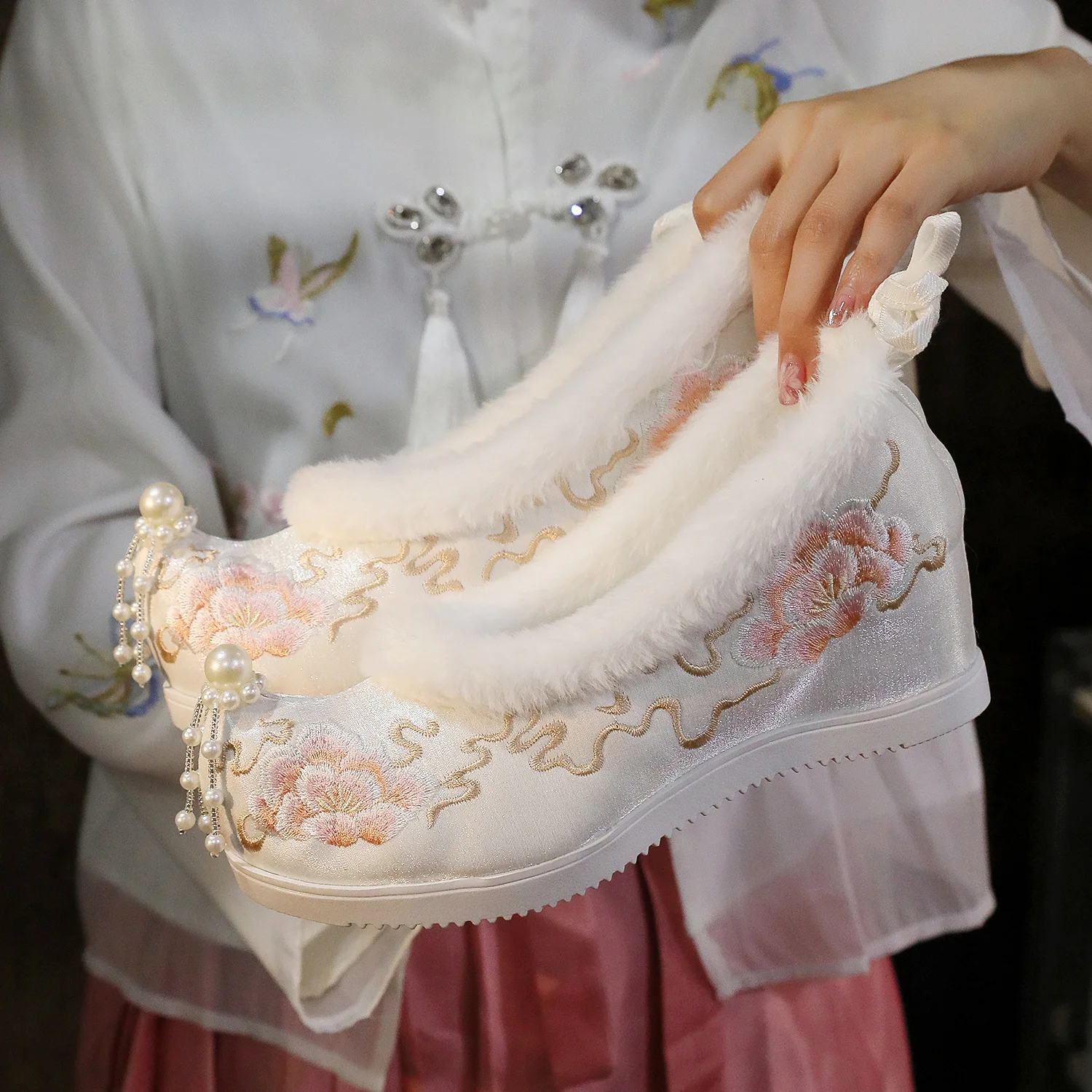 

Оригинальный женский зимний костюм Hanfu oes на подкладке с острым носком, весенне-осенний китайский костюм Ming Dynas с вышивкой...