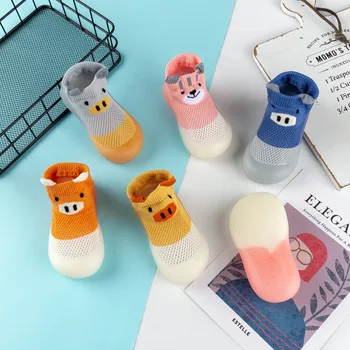 Chaussures de marche pour enfants, chaussettes respirantes à semelle souple pour bébé, chaussettes antidérapantes de printemps et d'été, chaussures de sol d'intérieur et d'extérieur