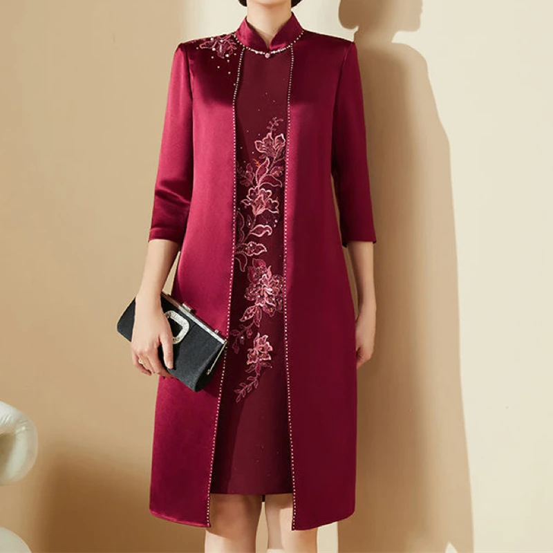 

Burgundy Mother Of the Bride Dresses Pearl Knee Length Fake Two-piece High Collar Woman 3/4 Sleeve Jacket Wedding Party Gowns