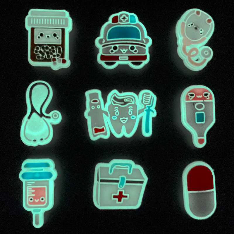 1Pcs New Pin for Cute Stethoscope Syringe Pill Medical Shoes Luminous Nurse Shoe Decoration Shoe Charms Charms Clog Women Man