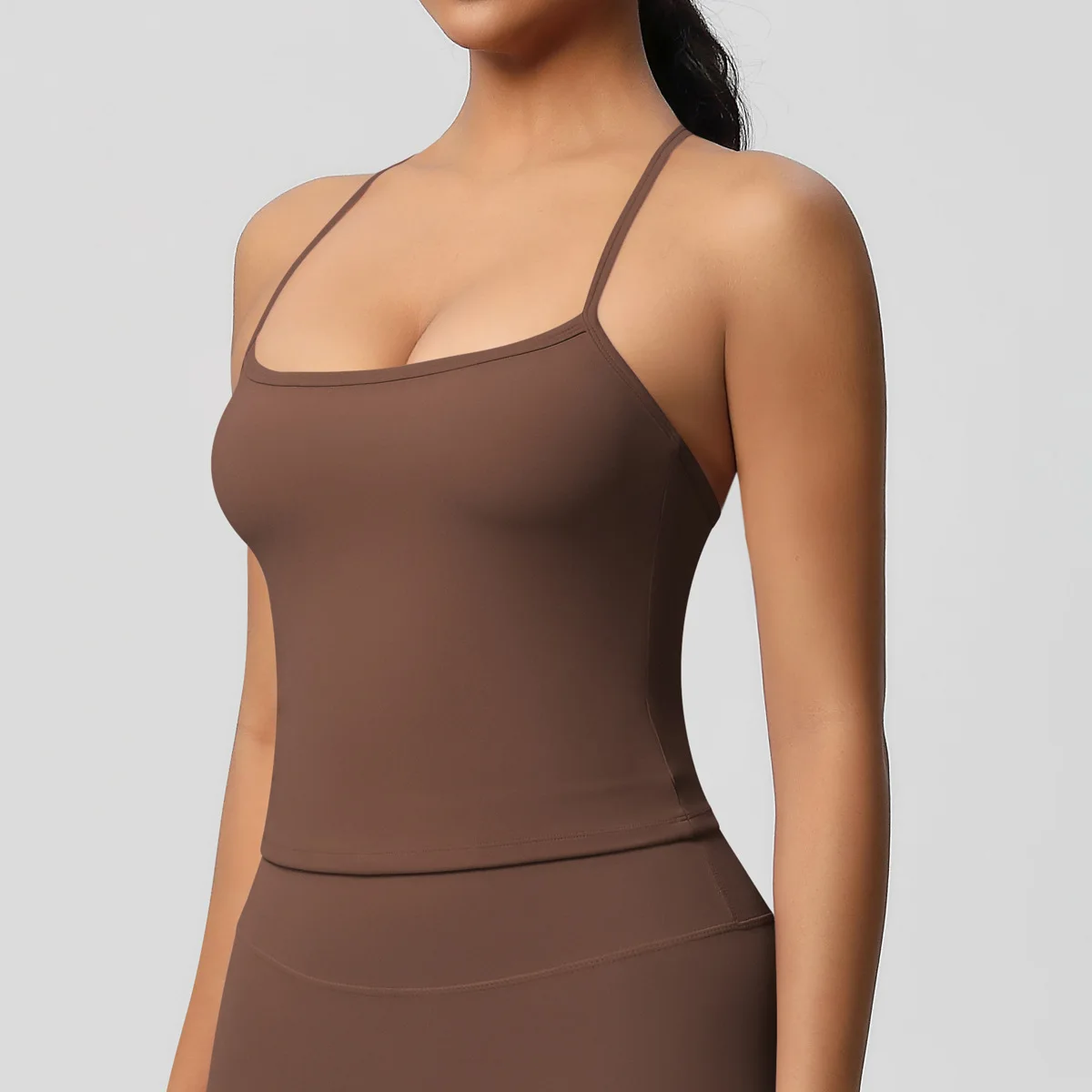Einteilige Brustpolsterveste, doppelseitig mit Fell, einfarbig, eng anliegender Rücken, lange Sport-Lingerie, Lauf-, Fitness- und Yoga-Anzug für Frauen. – Detail 3
