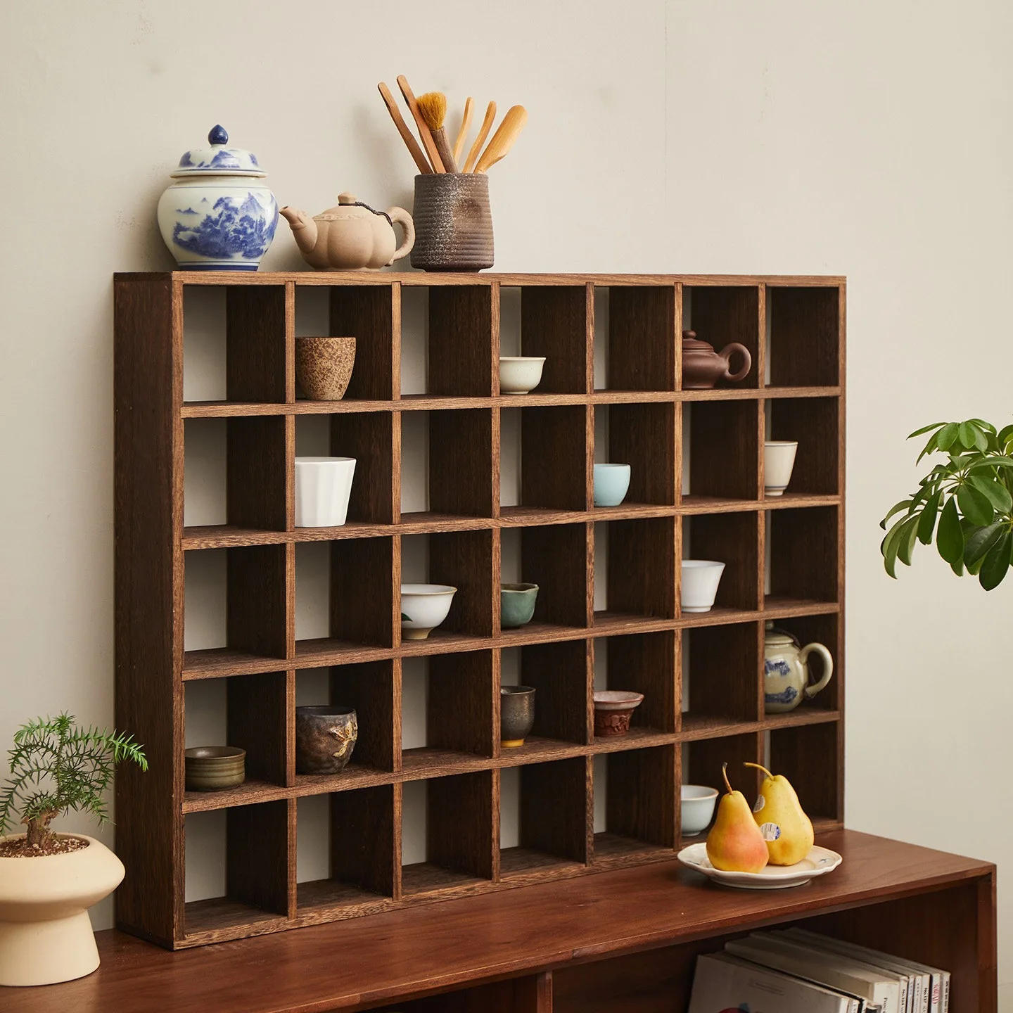 Teacup rack, small teapot storage rack, tea set storage, Duobao Pavilion wall-mounted tea set storage , simple