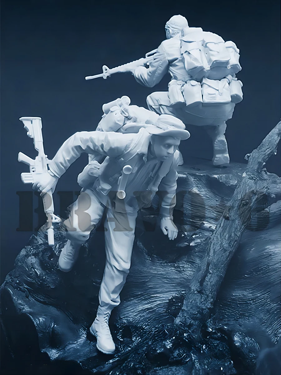 1/35 Resin Model Figure Kits GK , Two People，Military Theme，Unassembled And Unpainted,388C