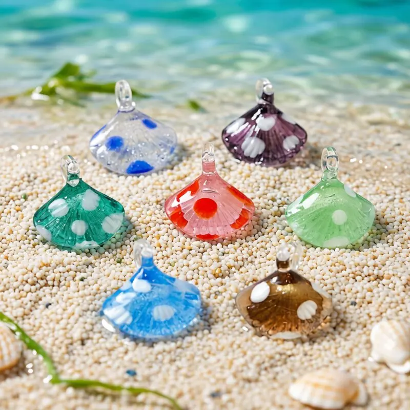 Pendentif en verre miniature coquillage coloré, charmant ornement de vie marine pour la fabrication de bijoux DIY, accessoires de décoration d'aquarium