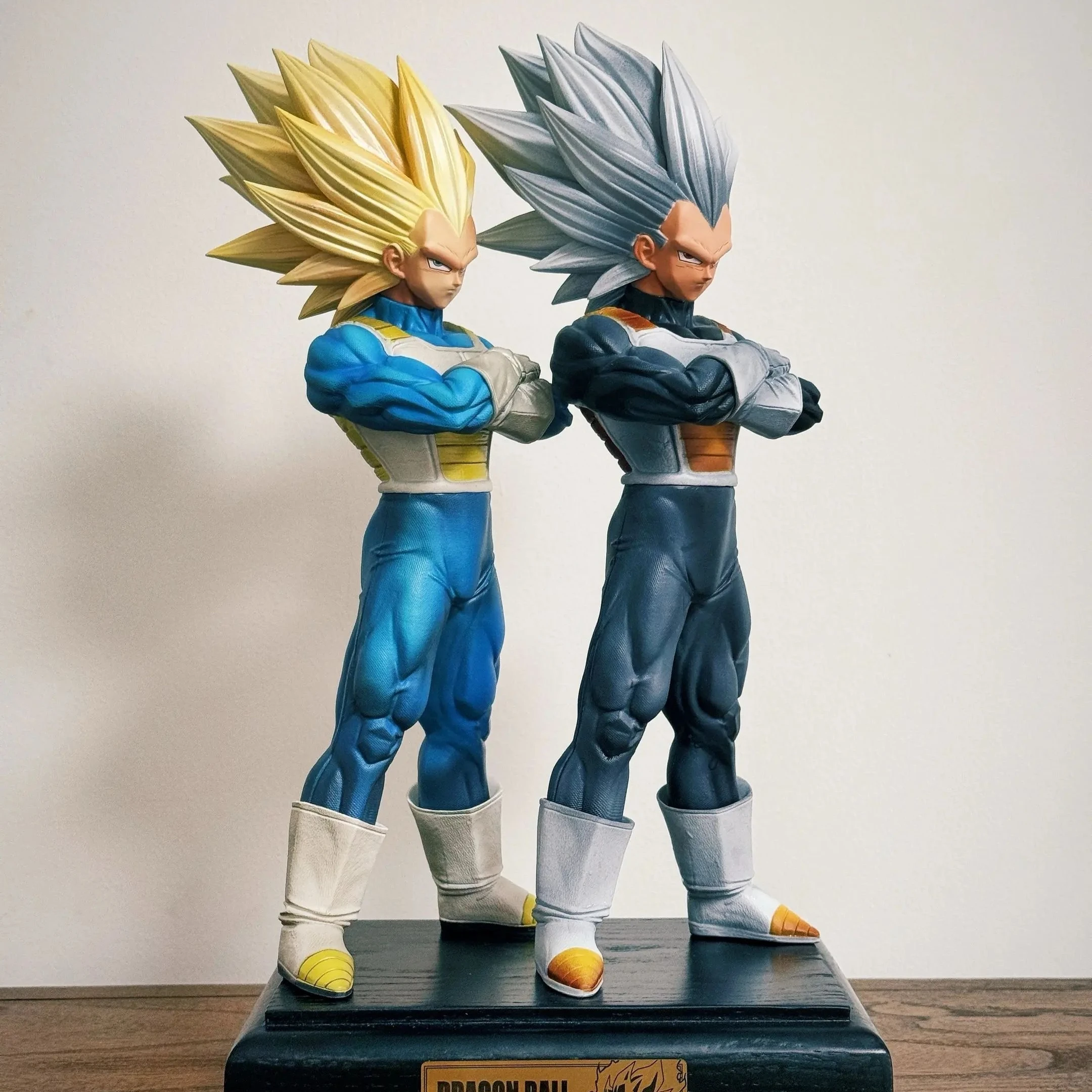 

VF Studio Dragon Ball Super Saiyan 3 Vegeta Statue 33cm - 2 Color Versions, Anime Collectible Model with Display Base