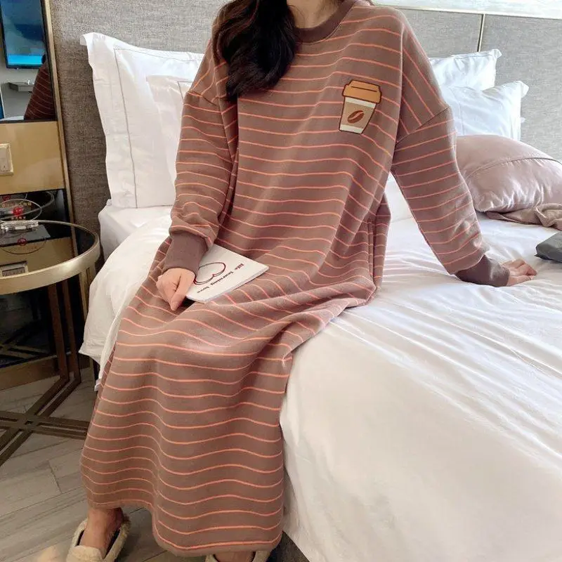 النساء ملابس خاصة سيدة صالة ارتداء الإناث طويلة الأكمام متماسكة القطن ثوب النوم الخريف الشتاء سميكة الصوف الدافئة الكرتون في الهواء الطلق