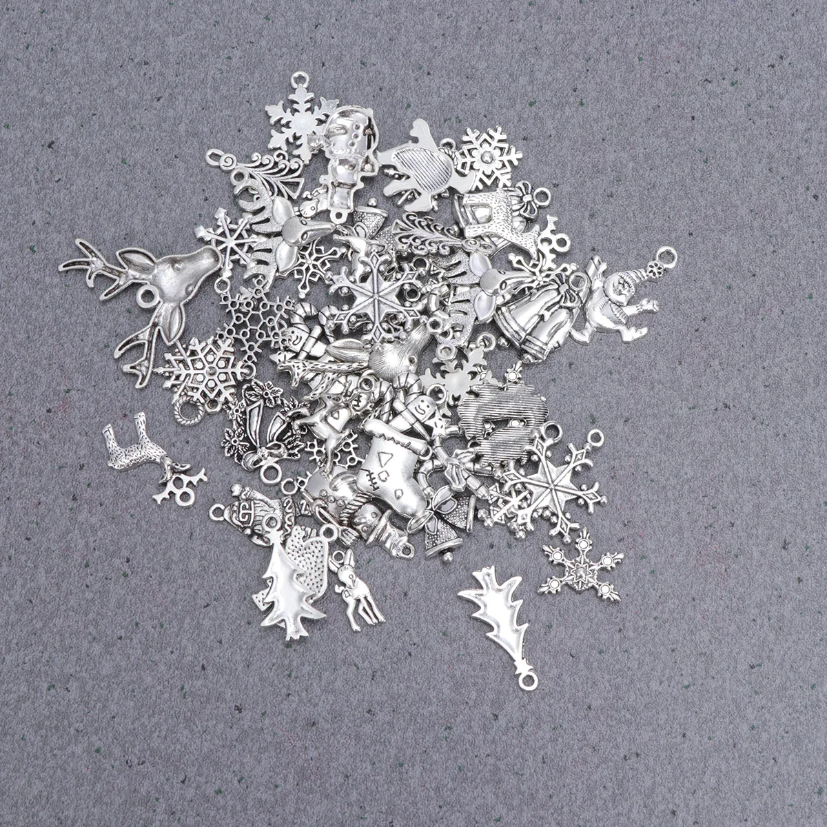 

50Pcs Charm Pendant Assorted Pattern Alloy DIY Jewelry Making Kit for Anklet Cellphone Decorative Accessories Holiday Gift Ideas