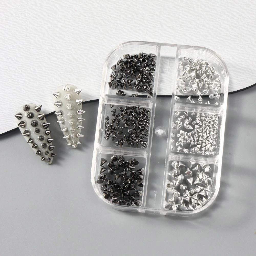 150 adet 3D Siyah Gümüş Metalik Perçin Punk Tırnak Rhinestones 6 Izgaralar Minik Koni Başak Çiviler Tırnak Takılar Karışık Aolly Mini Perçin Deco