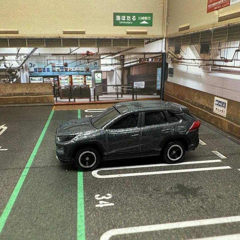 

Миниатюрная масштабная модель автомобиля для детей TOMY RAV4 SUV 20 # Литье под давлением и модель игрушечного транспортного средства из сплава