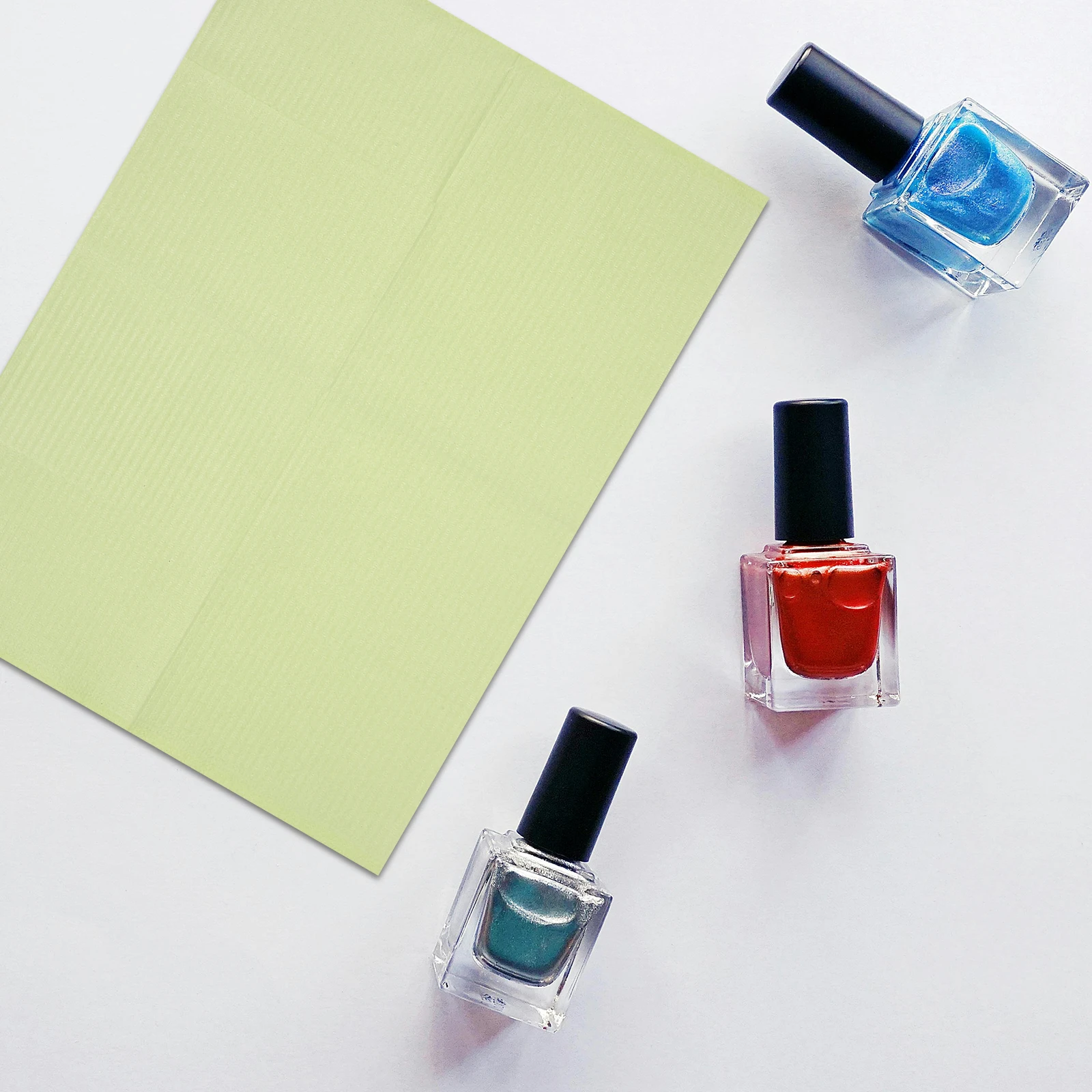 

Table Mat Disposable Salon Supplies Soft Absorbent Shiny Desk Mat for Manicure Pedicure DIY Art Beauty Spa Accessories