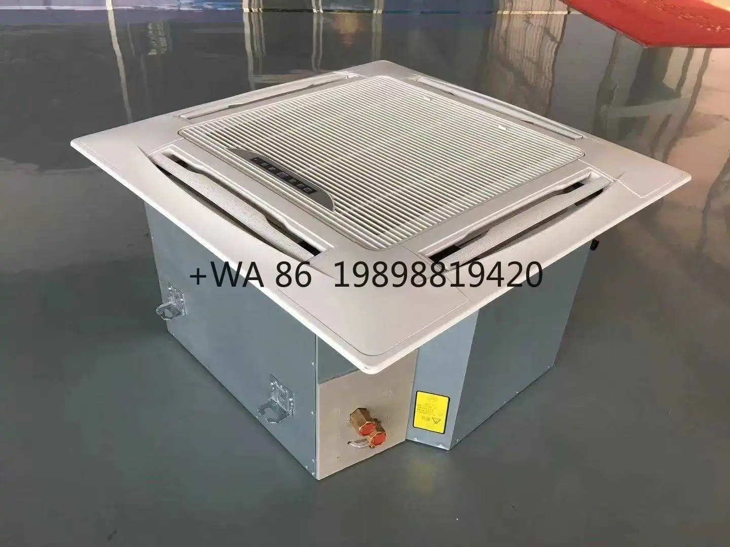 Esthetisch aantrekkelijke airconditioner op waterbasis Koel- en warmte-uitwisselingsapparatuur Hoogwaardige ventilatorconvector met vier ventilatoren