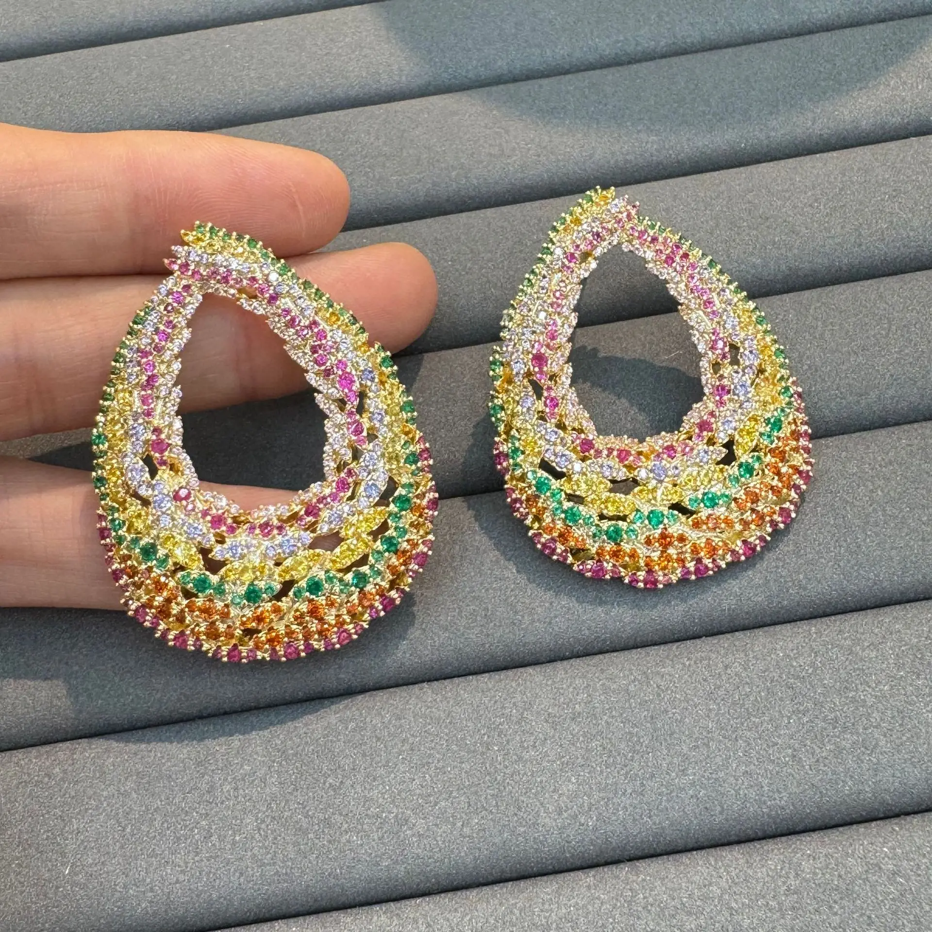 orecchini-di-lusso-color-oro-e-argento-per-donne-gioielli-per-cene-feste-ed-eventi-orecchini-a-perno-con-zirconi-bianchi-multicolore-a-forma-ovale