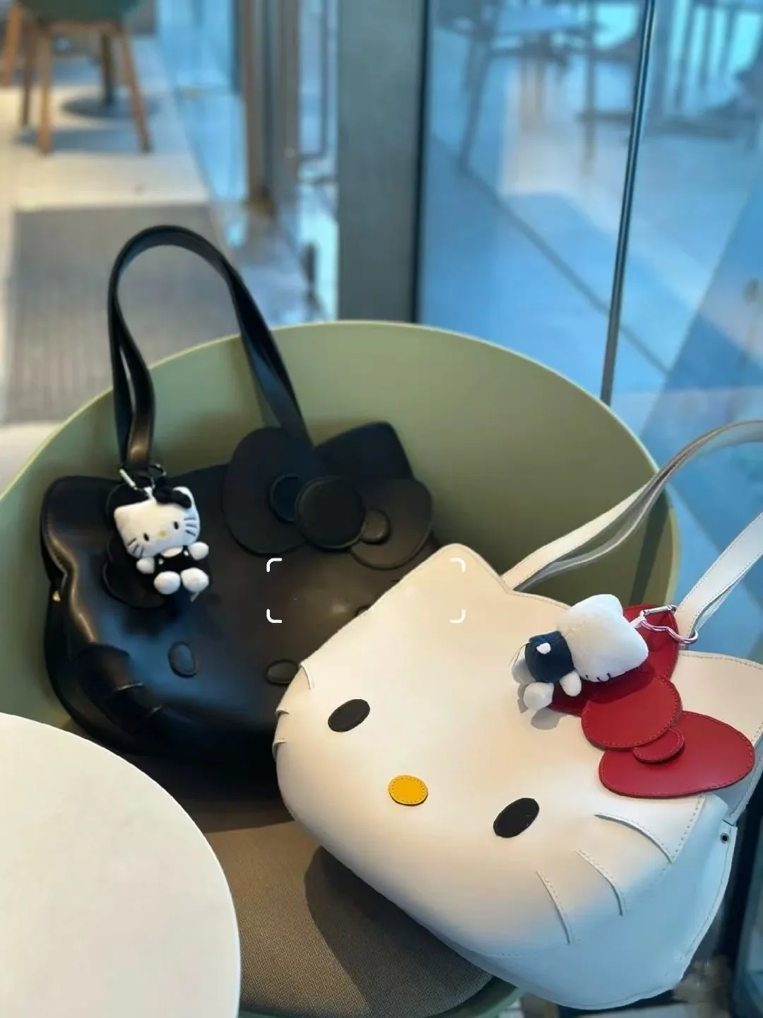 Sanrio Hello Kitty Shoulder Bag for Girls Women PU Leather Kawaii Cartoon Hello Kitty Handbag Large Capacity Shopping Tote Bag