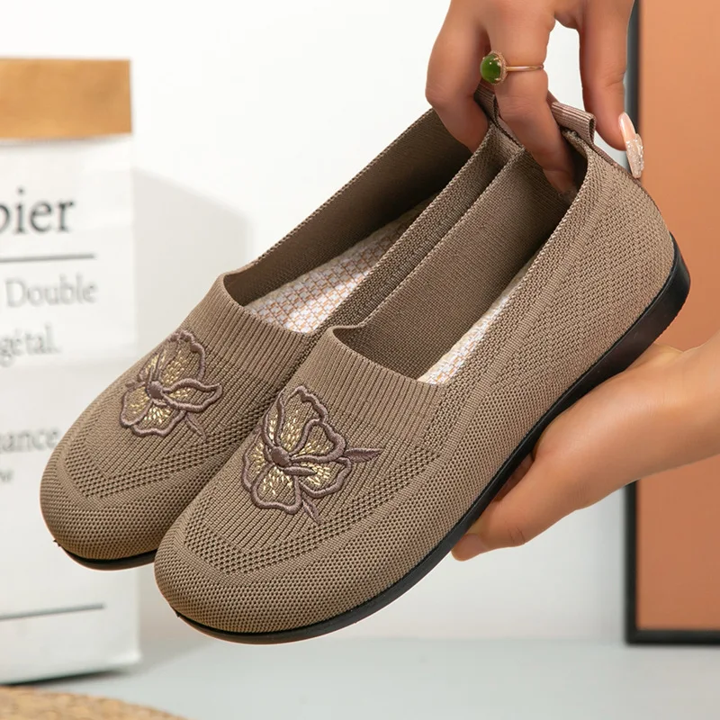Damen-Strick-Slipper mit Blumenstickerei, flache Schuhe, atmungsaktives Mesh-Material, weiche Sohle, ideal für ältere Damen, Mütter, zum täglichen Gehen. – Detail 11
