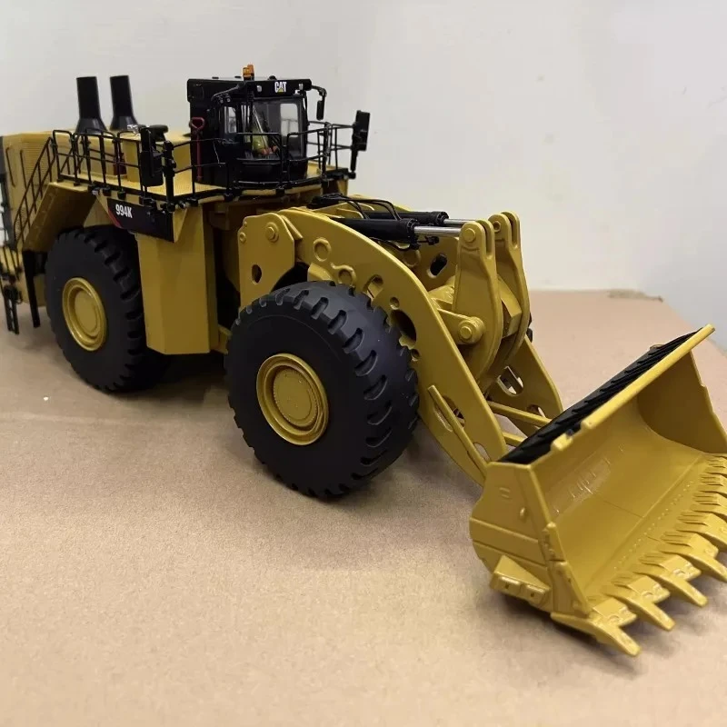 DM85505C 1:50 994K Large Wheel Loader Alloy Engineering Vehicle Model