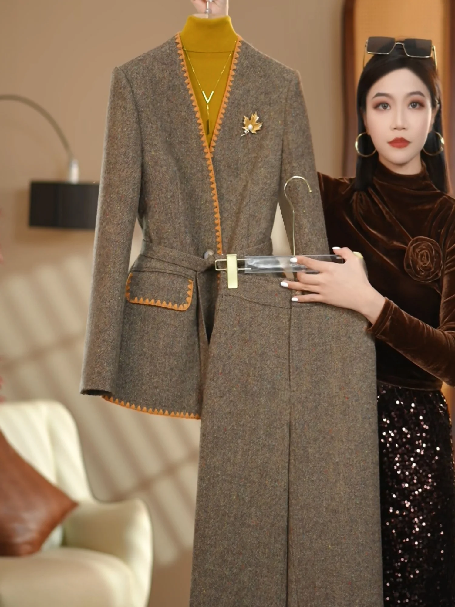 Karamellfarbener Tweed-Anzug für Damen, tailliert, Nel Jaet, Herbst-Winter, Faion-Oberbekleidung, passendes Rock-Set