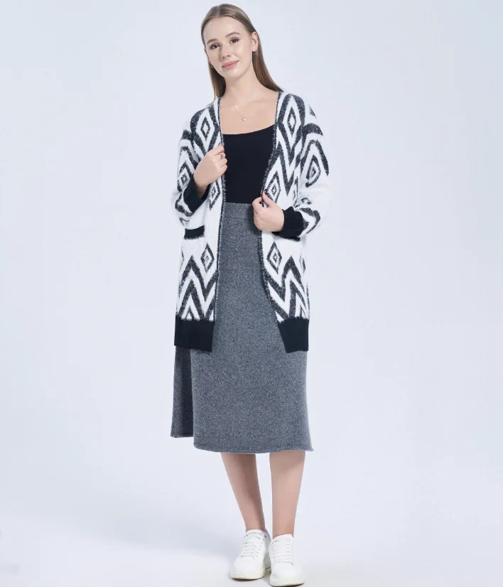 

Black & White Geometric Pattern Fuzzy Cardigan Cozy Long-Sleeve Knit Sweater for Casual Loungewear