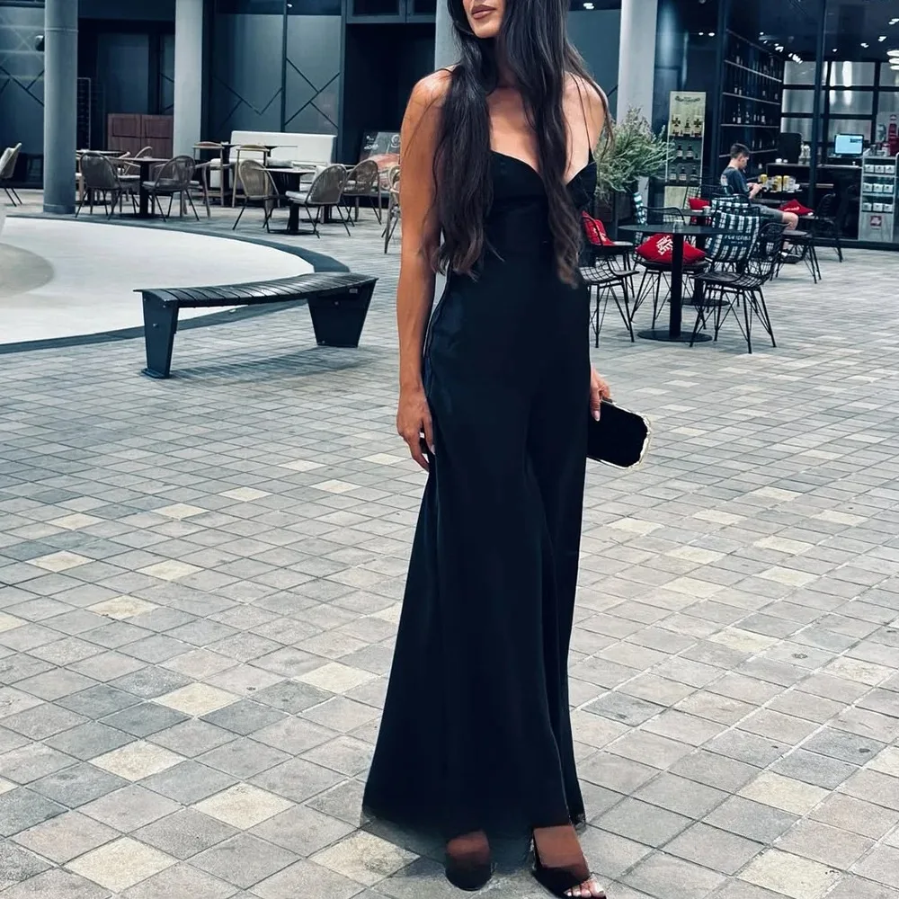 فستان كامي نسائي أنيق مثير من KONDALA من الساتان الصلب باللون الأسود بدون أكمام فستان طويل موضة جديدة 2025 فستان حفلات الربيع والصيف والشاطئ