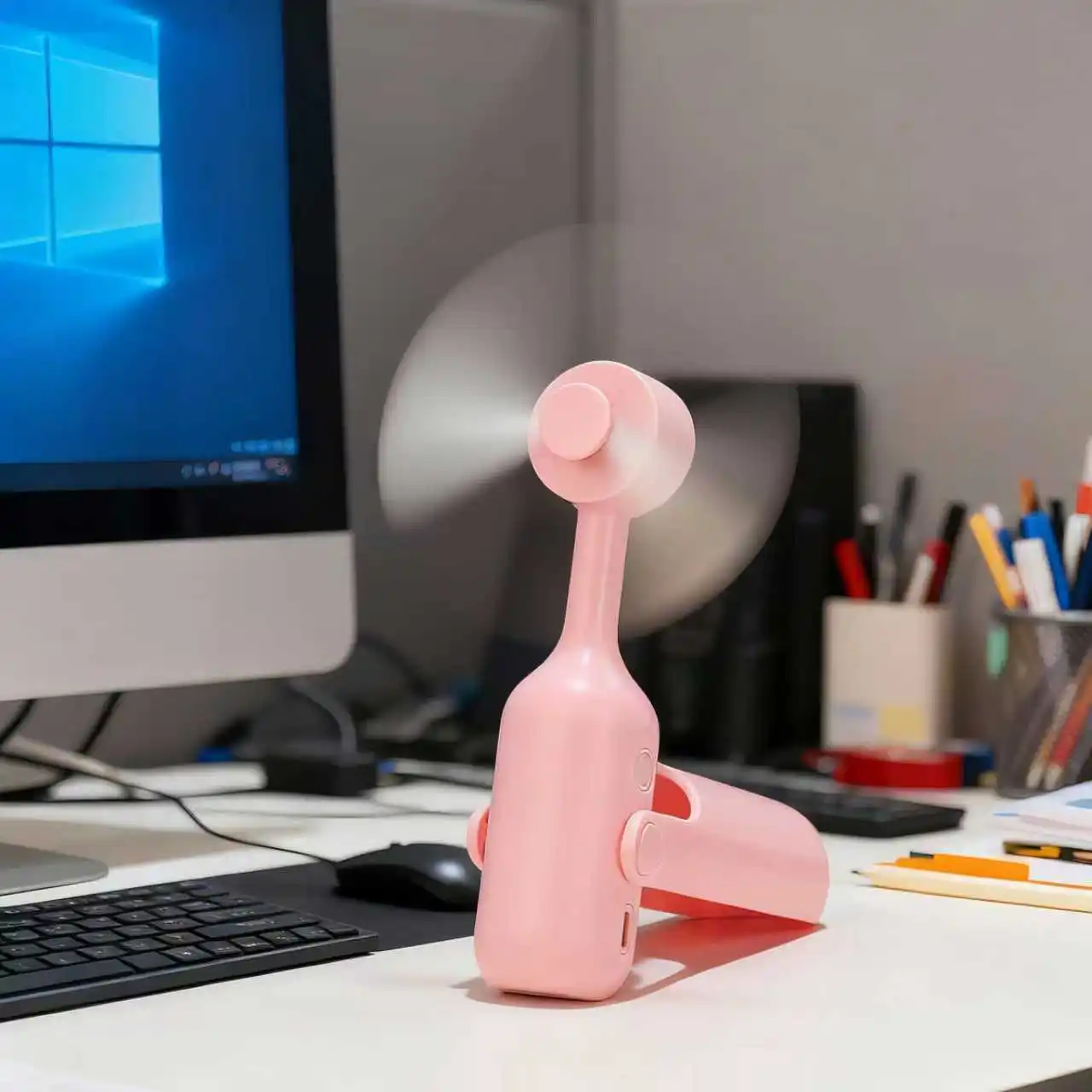 

Portable mini fan, USB charging outdoor portable fan, foldable handheld eyelash fan, suitable for travel, office and outdoor use