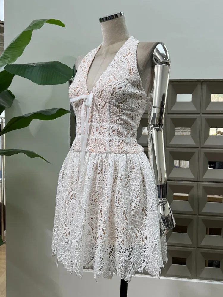 DFDG المرأة 2025 أنيقة القوس ثلاثية الأبعاد الدانتيل قطع الخامس الرقبة الرسن الرقبة فستان الحفلات المسائية لربيع وصيف مثير الجوف خارج تصميم #2