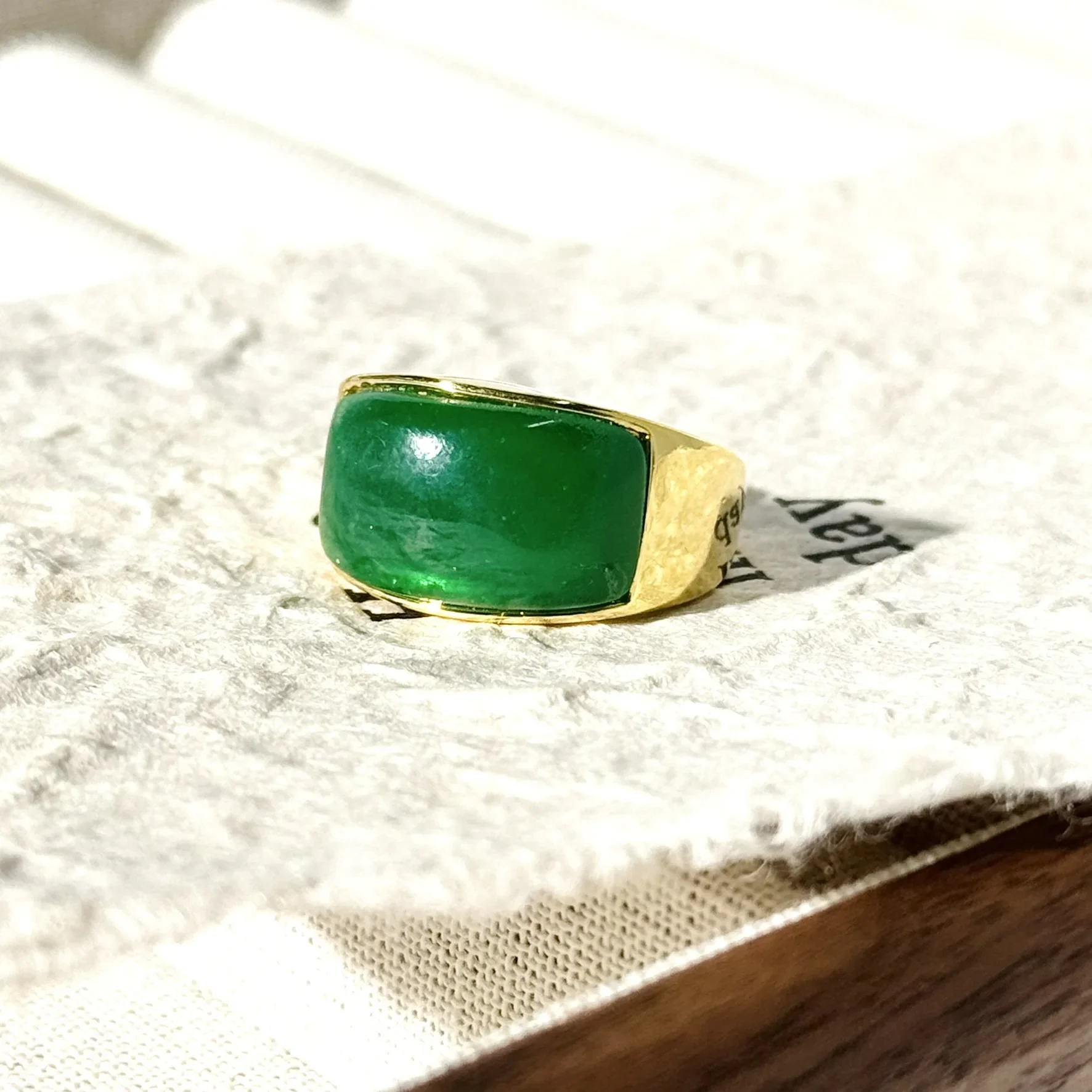 [Cat's Eye Stone Ring] Men's and women's styles are domineering, retro, and emerald green, which does not fade and is grand