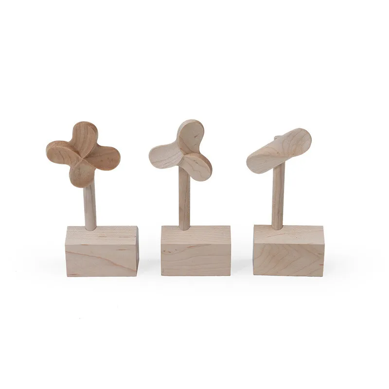 

Waiting for the wind, solid wood windmill ornaments, office trinkets, desktop balconies, car creative ornaments