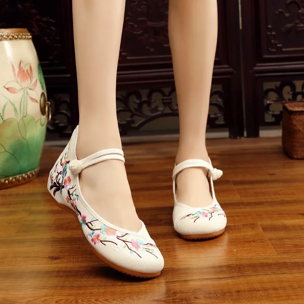 Fashion Vintage Woman Cloth Shoes Elegant Ethnic Style Casual Embroidery Streetwear Chinese Style Women Shoes Summer Zapatos