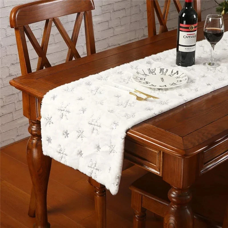 Festival Party Decor Table Runner Snowflake Pattern Restaurant Decorative Table Runner Christmas Plush Sequined Table Runner