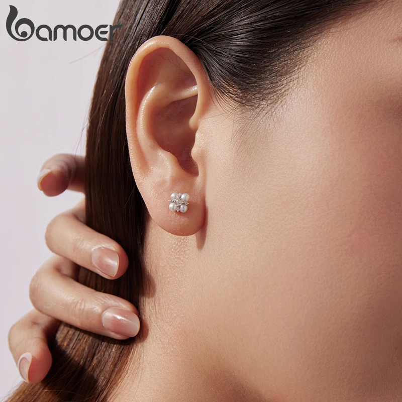 BAMOER Four-leaf Clover Moissanite Earrings, Pearl Studs