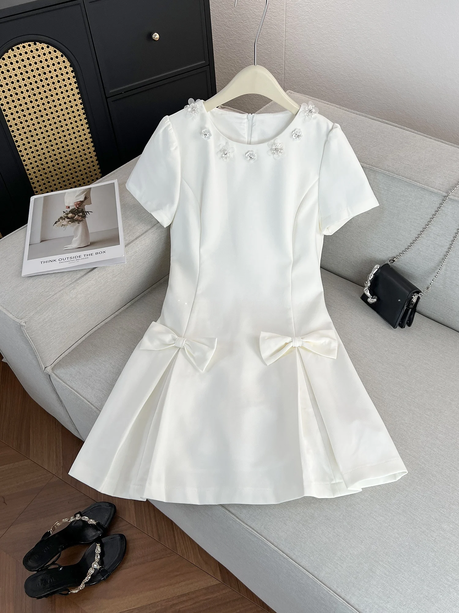 Ele بسيط صيف جديد Faion ort Sve ثلاثية الأبعاد زهرة مزين الدكتور Sli تنورة متجددة الهواء ألف خط صورة ظلية لباس غير رسمي