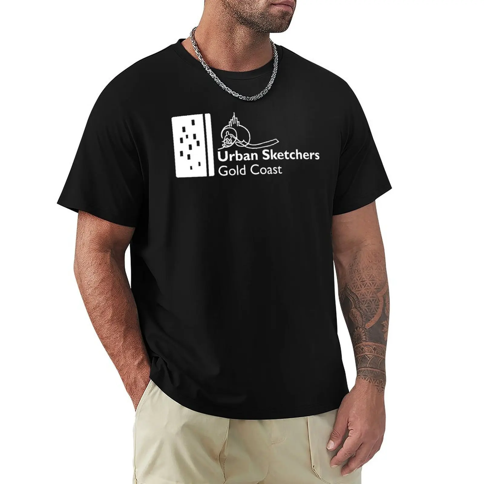 Camiseta USk Gold Coast com logotipo branco grande, design básico e simples, camisa de manga curta