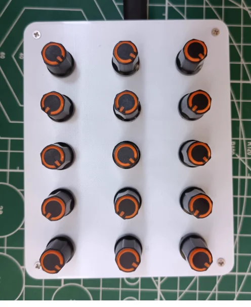 15 Knob Knobs, Custom CC Information Volume, USB-C Interface, Music Host Software, MIDI Controller