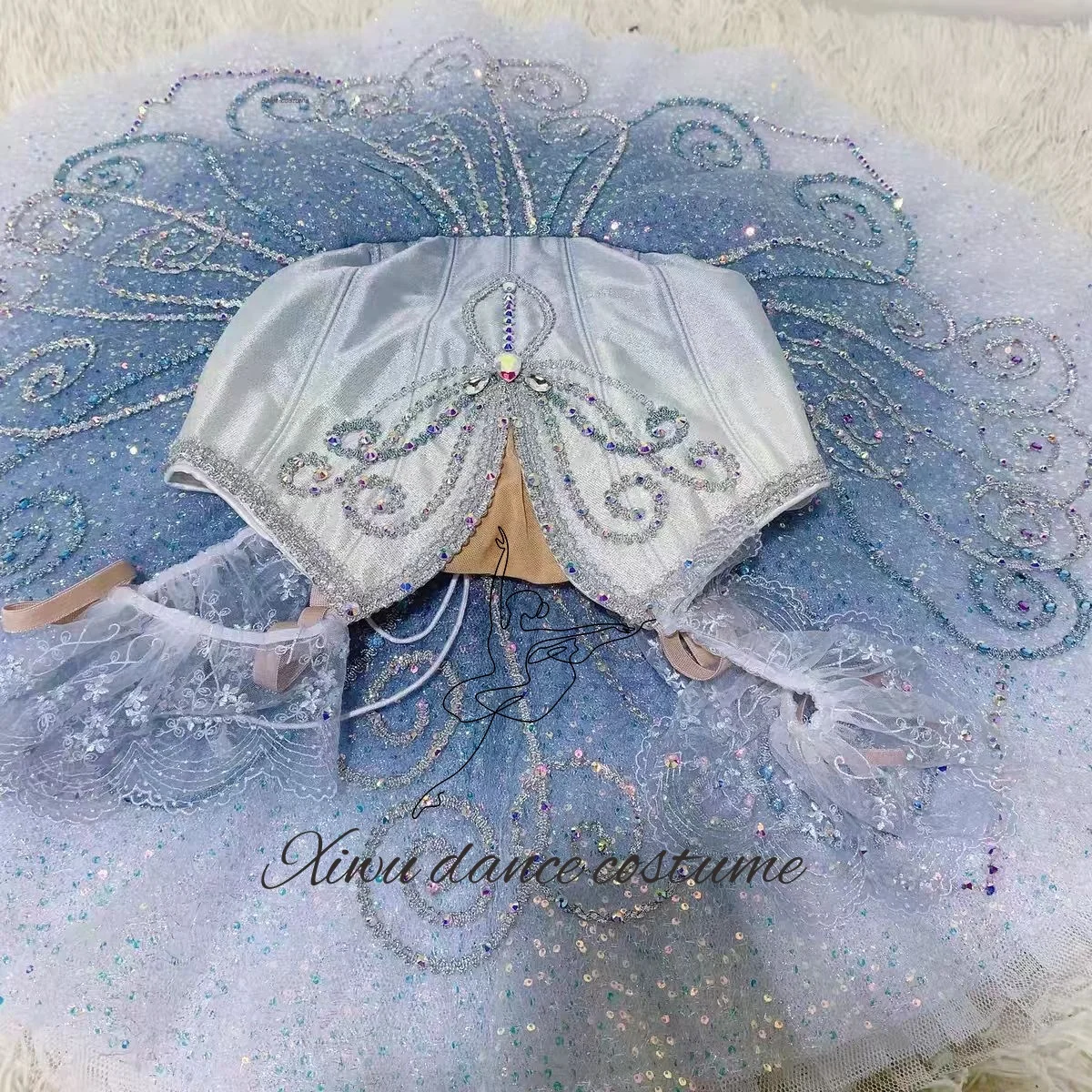 Professionelle Anpassung des grau-blauen Wasserfee-Pyjita-Ballettkleid-Tutu-Scheibenrock-Wettbewerbskostüms für Erwachsene und Kinder
