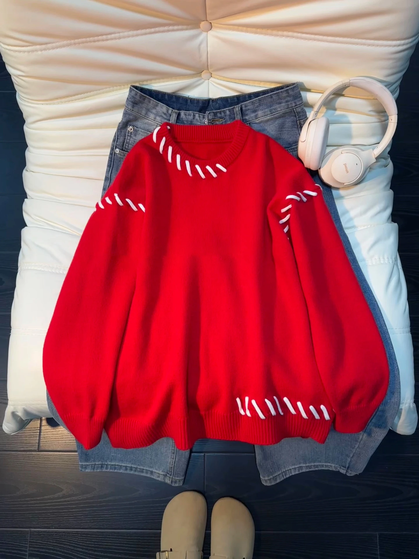 

Красный вязаный свитер унисекс с ручной вышивкой, утепленный, свободного кроя, с длинными рукавами и круглым вырезом, в полоску, для пар