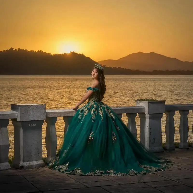 Breathtaking Ball Gown Quinceanera Dresses for Teens Off the Shoulder Corset Appliques Robe Princess Bleu Femme